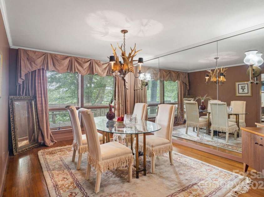 4749 16th Street Drive, Hickory, NC 28601.  MLS# CAR4251367, YatesRealty ID 16326. 