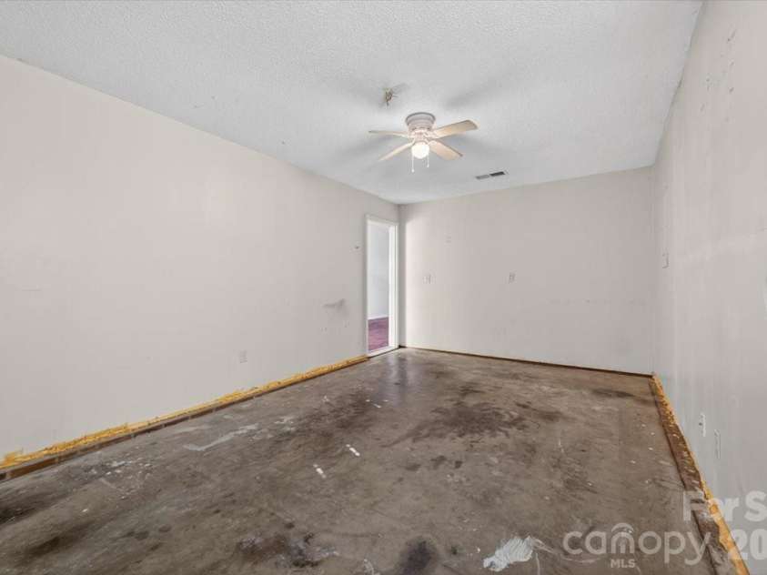 7124 Rumple Road, Charlotte, NC 28262.  MLS# CAR4337483, YatesRealty ID 16326. Converted Garage/Flex Space