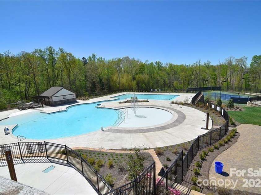 2333 Talon Point Circle, Fort Mill, SC 29715.  MLS# CAR4248868, YatesRealty ID 16327. 