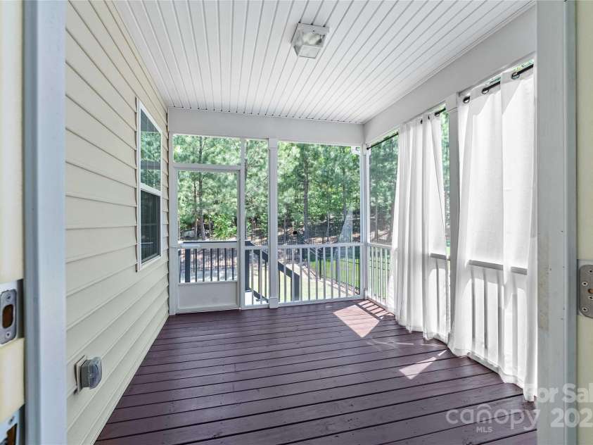 2333 Talon Point Circle, Fort Mill, SC 29715.  MLS# CAR4248868, YatesRealty ID 16327. Covered porch off the primary suite