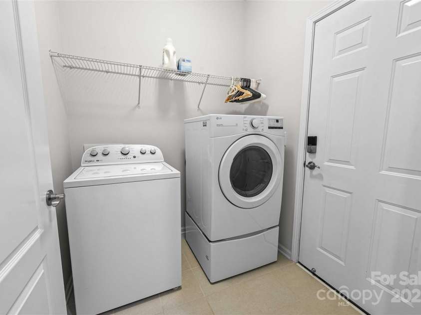 2333 Talon Point Circle, Fort Mill, SC 29715.  MLS# CAR4248868, YatesRealty ID 16327. Laundry room