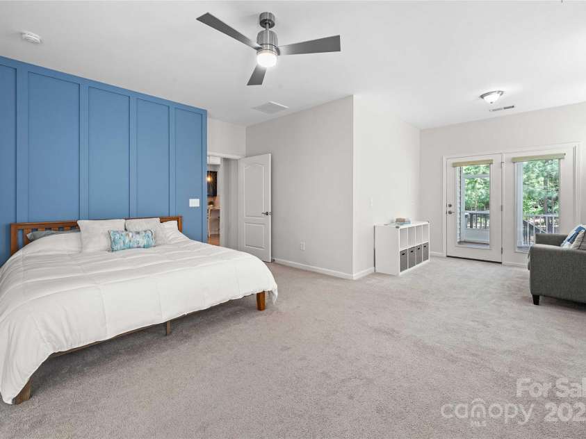 2333 Talon Point Circle, Fort Mill, SC 29715.  MLS# CAR4248868, YatesRealty ID 16327. Primary bedroom on main