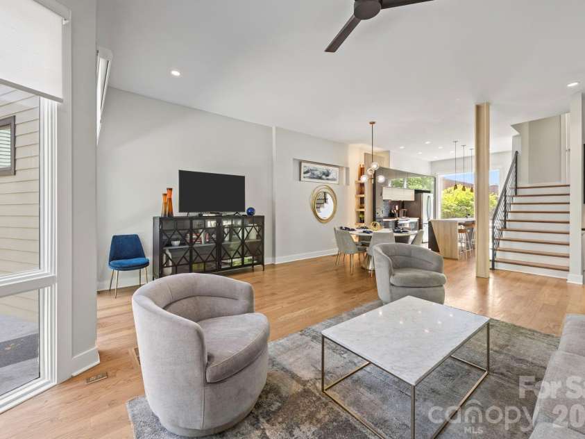 1062 Kenilworth Avenue, Charlotte, NC 28204.  MLS# CAR4370711, YatesRealty ID 16328. 