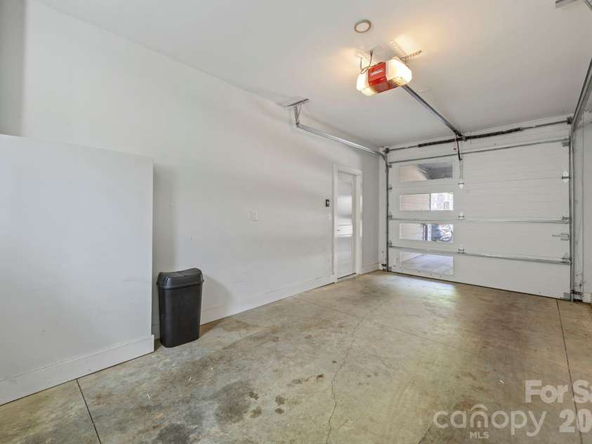 1062 Kenilworth Avenue, Charlotte, NC 28204.  MLS# CAR4370711, YatesRealty ID 16328. 