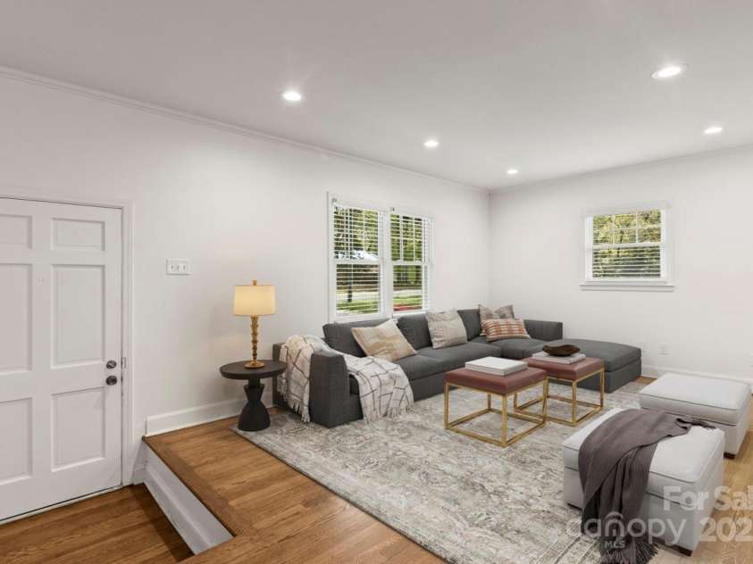 6614 Old Providence Road, Charlotte, NC 28226.  MLS# CAR4241180, YatesRealty ID 16328. 