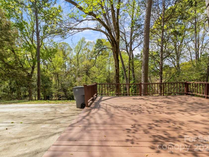 6614 Old Providence Road, Charlotte, NC 28226.  MLS# CAR4241180, YatesRealty ID 16328. 