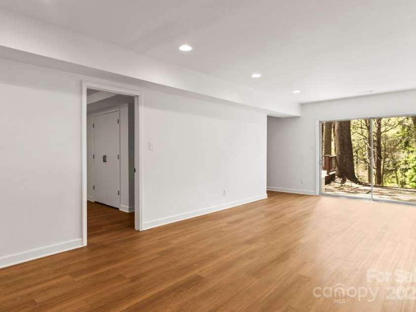 6614 Old Providence Road, Charlotte, NC 28226.  MLS# CAR4241180, YatesRealty ID 16328. Family/Rec Room