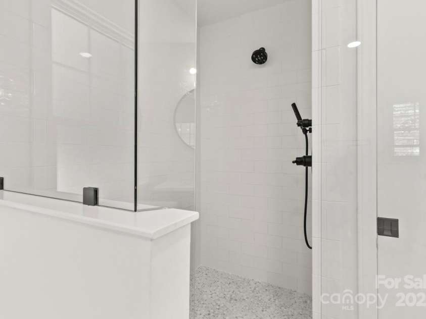 6614 Old Providence Road, Charlotte, NC 28226.  MLS# CAR4241180, YatesRealty ID 16328. Primary Shower