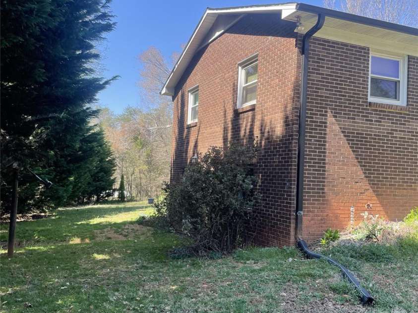 739 Owls Den Road, Lincolnton, NC 28092.  MLS# CAR4256325, YatesRealty ID 16329. 