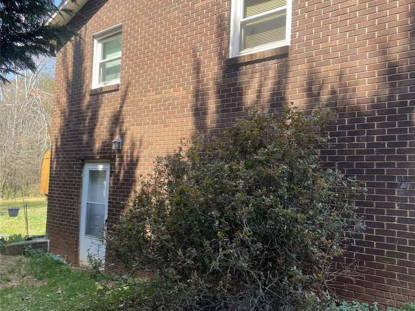 739 Owls Den Road, Lincolnton, NC 28092.  MLS# CAR4256325, YatesRealty ID 16329. 