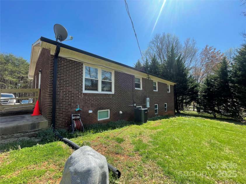 739 Owls Den Road, Lincolnton, NC 28092.  MLS# CAR4256325, YatesRealty ID 16329. 