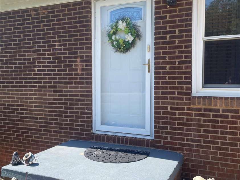 739 Owls Den Road, Lincolnton, NC 28092.  MLS# CAR4256325, YatesRealty ID 16329. 