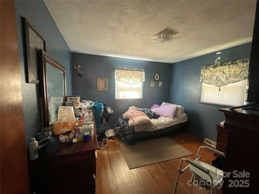 739 Owls Den Road, Lincolnton, NC 28092.  MLS# CAR4256325, YatesRealty ID 16329. 