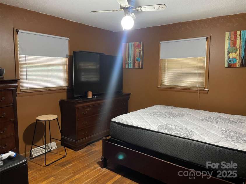 739 Owls Den Road, Lincolnton, NC 28092.  MLS# CAR4256325, YatesRealty ID 16329. 