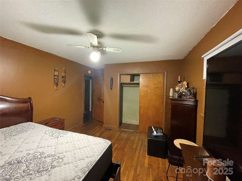 739 Owls Den Road, Lincolnton, NC 28092.  MLS# CAR4256325, YatesRealty ID 16329. 