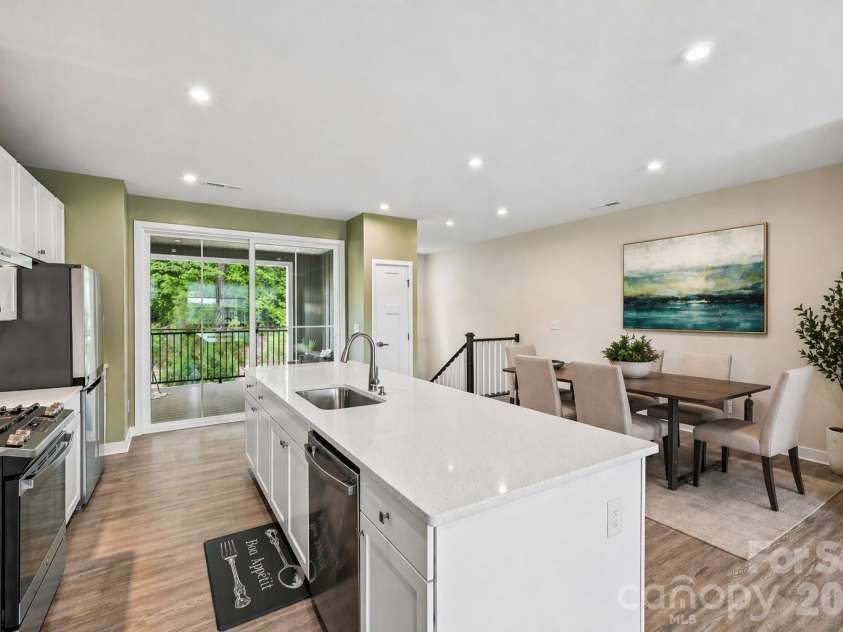 957 Portrush Lane, Tega Cay, SC 29708.  MLS# CAR4405382, YatesRealty ID 16329. Great layout and flow (virtually staged)