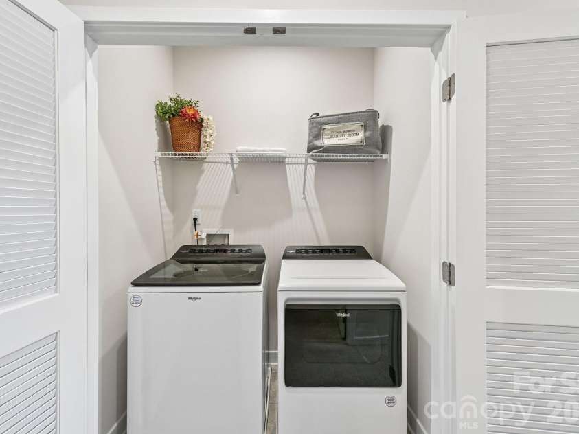 957 Portrush Lane, Tega Cay, SC 29708.  MLS# CAR4405382, YatesRealty ID 16329. Laundry