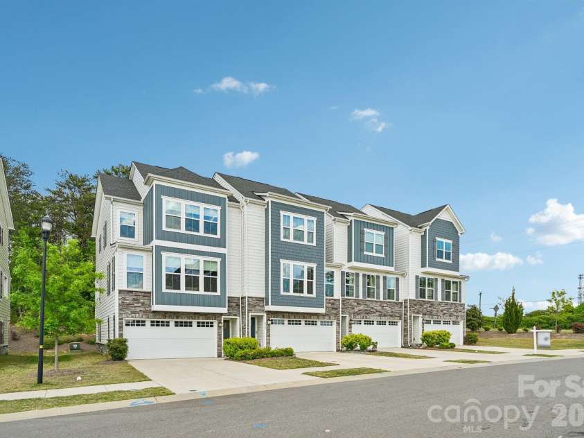 957 Portrush Lane, Tega Cay, SC 29708.  MLS# CAR4405382, YatesRealty ID 16329. Located in elevated lot, easy access to secondary entrance