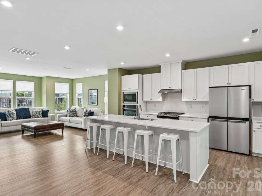 957 Portrush Lane, Tega Cay, SC 29708.  MLS# CAR4405382, YatesRealty ID 16329. Open Floorplan soaking in natural light