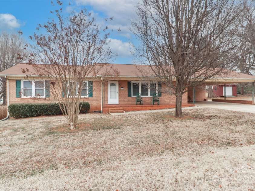 105 Kiser Lane, Statesville, NC 28677.  MLS# CAR4199756, YatesRealty ID 1633. 