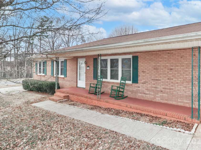 105 Kiser Lane, Statesville, NC 28677.  MLS# CAR4199756, YatesRealty ID 1633. 