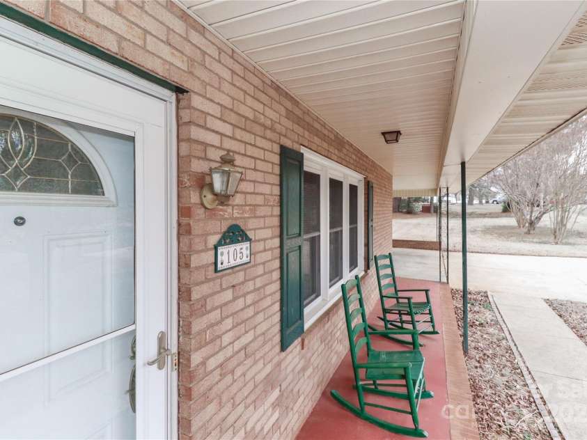 105 Kiser Lane, Statesville, NC 28677.  MLS# CAR4199756, YatesRealty ID 1633. 