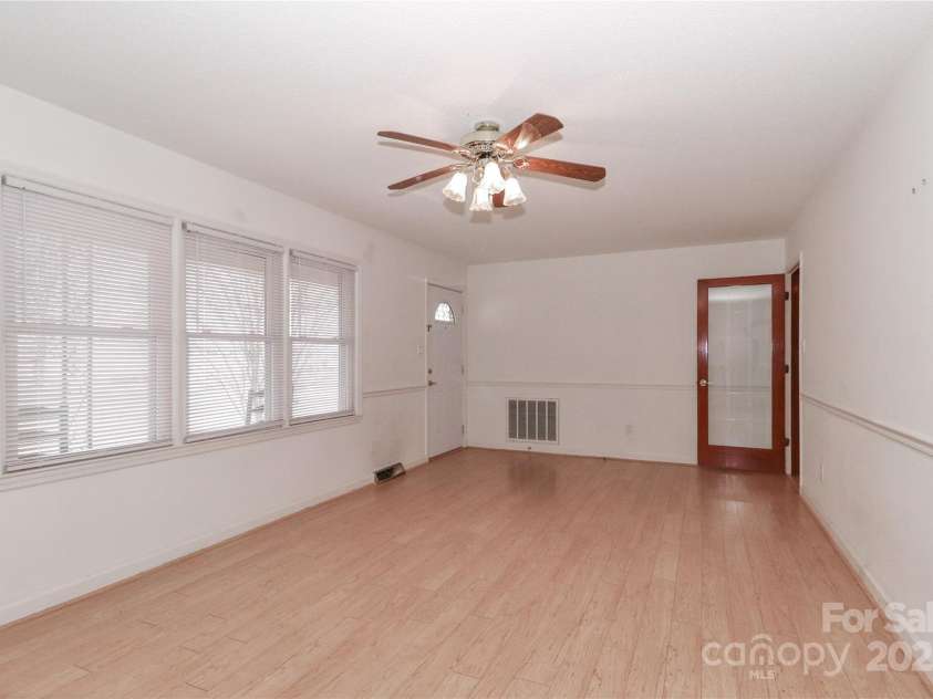 105 Kiser Lane, Statesville, NC 28677.  MLS# CAR4199756, YatesRealty ID 1633. 