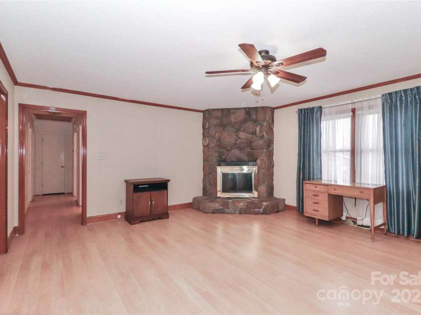 105 Kiser Lane, Statesville, NC 28677.  MLS# CAR4199756, YatesRealty ID 1633. 