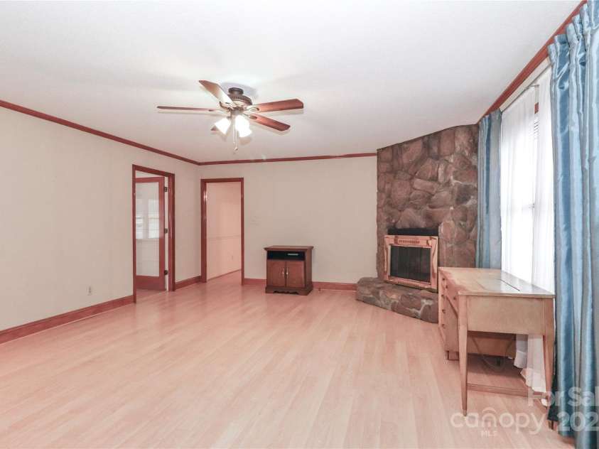 105 Kiser Lane, Statesville, NC 28677.  MLS# CAR4199756, YatesRealty ID 1633. 