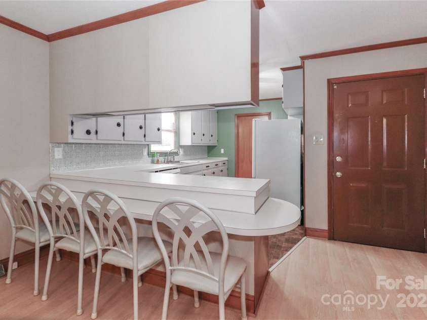 105 Kiser Lane, Statesville, NC 28677.  MLS# CAR4199756, YatesRealty ID 1633. 