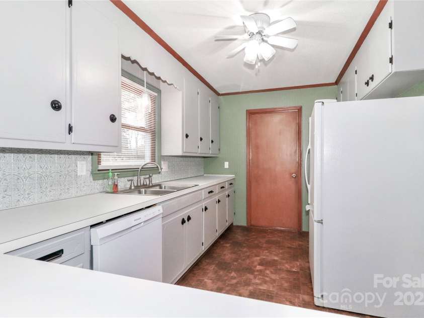 105 Kiser Lane, Statesville, NC 28677.  MLS# CAR4199756, YatesRealty ID 1633. 