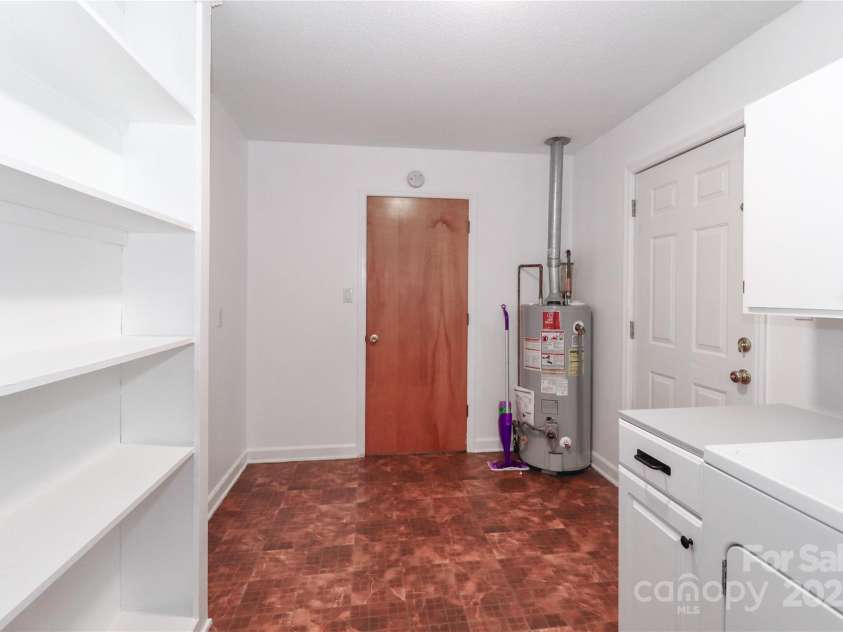 105 Kiser Lane, Statesville, NC 28677.  MLS# CAR4199756, YatesRealty ID 1633. 