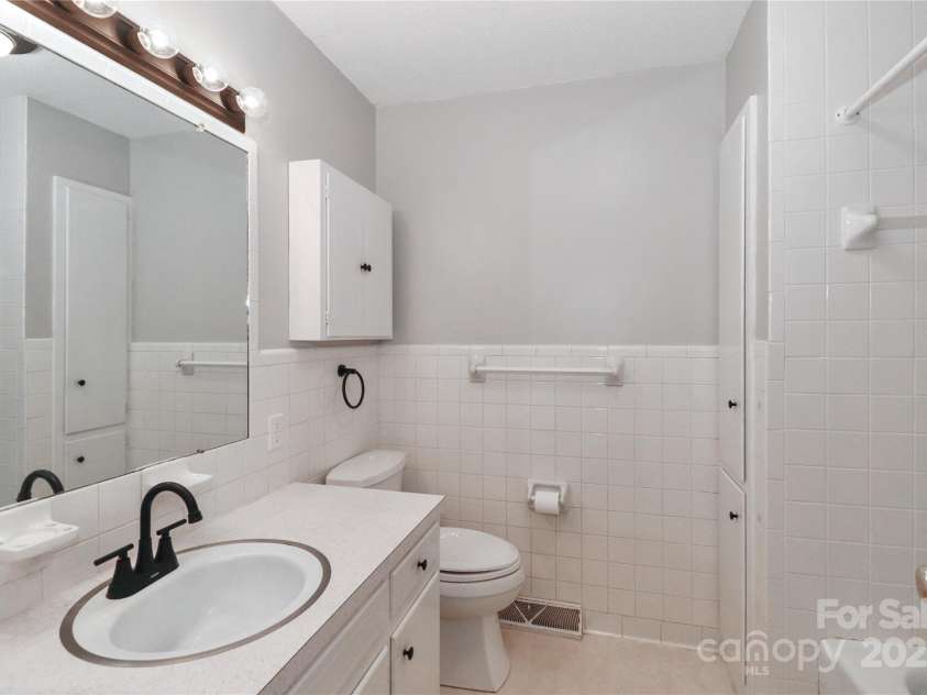 105 Kiser Lane, Statesville, NC 28677.  MLS# CAR4199756, YatesRealty ID 1633. 