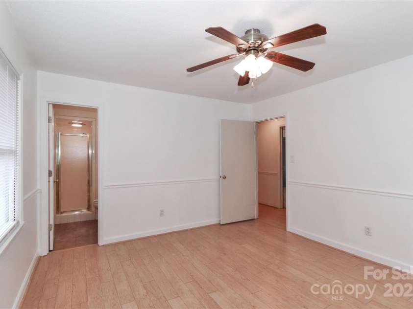 105 Kiser Lane, Statesville, NC 28677.  MLS# CAR4199756, YatesRealty ID 1633. 