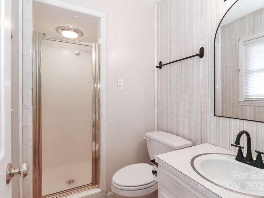 105 Kiser Lane, Statesville, NC 28677.  MLS# CAR4199756, YatesRealty ID 1633. 