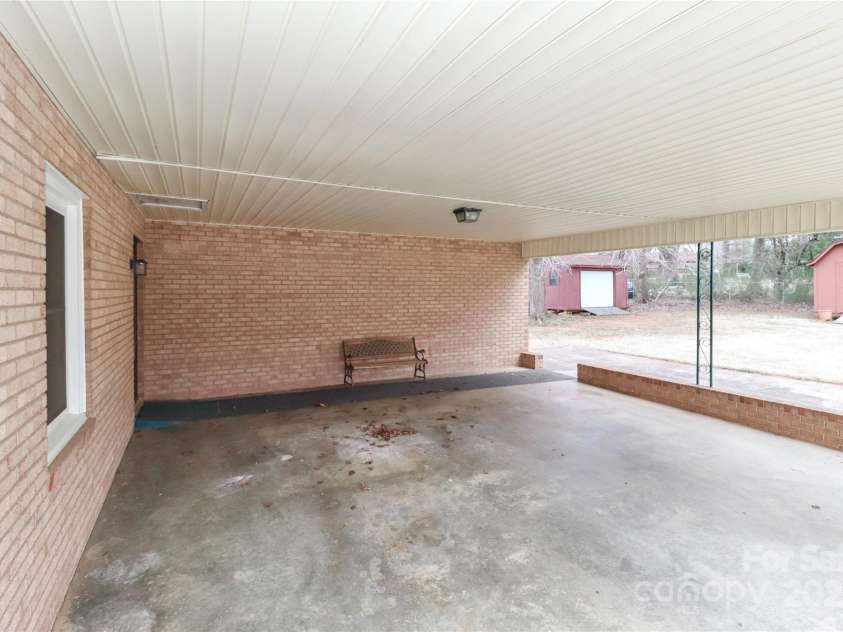 105 Kiser Lane, Statesville, NC 28677.  MLS# CAR4199756, YatesRealty ID 1633. 