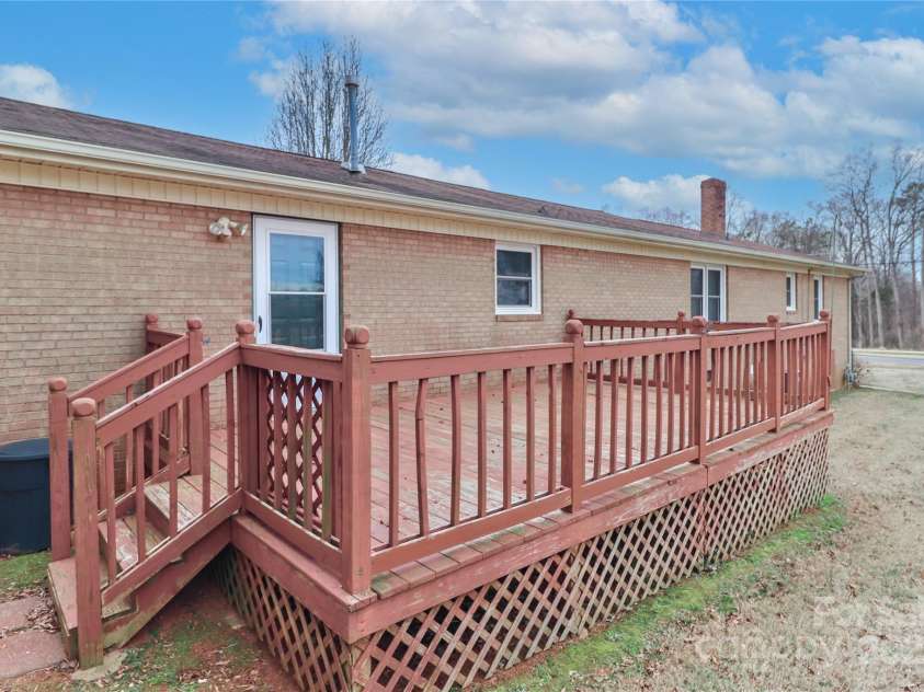 105 Kiser Lane, Statesville, NC 28677.  MLS# CAR4199756, YatesRealty ID 1633. 