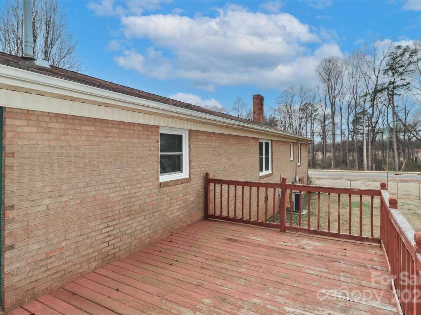 105 Kiser Lane, Statesville, NC 28677.  MLS# CAR4199756, YatesRealty ID 1633. 