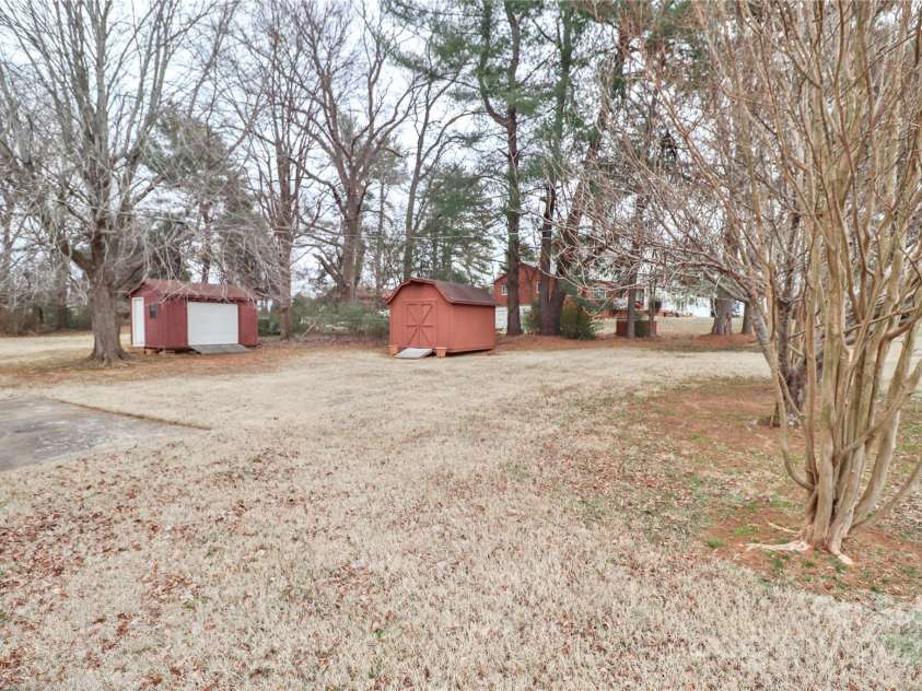 105 Kiser Lane, Statesville, NC 28677.  MLS# CAR4199756, YatesRealty ID 1633. 