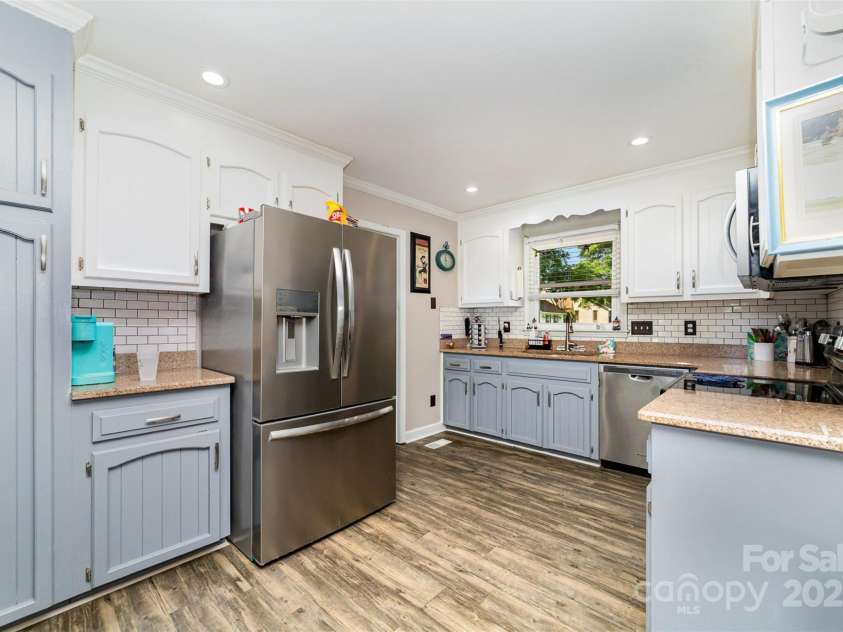 2401 Hoffman Street, Gastonia, NC 28054.  MLS# CAR4260164, YatesRealty ID 16330. 