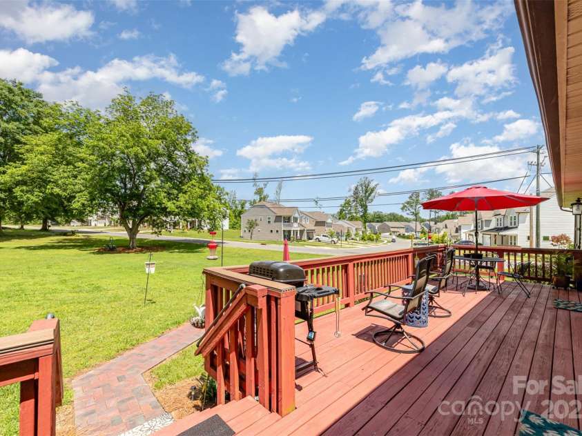 2401 Hoffman Street, Gastonia, NC 28054.  MLS# CAR4260164, YatesRealty ID 16330. 