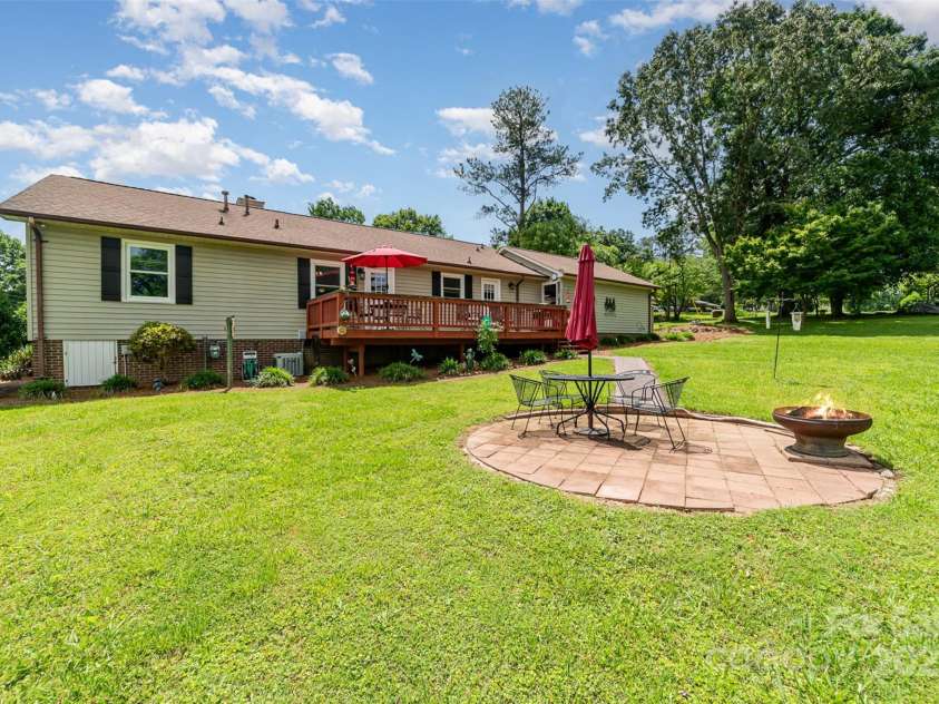 2401 Hoffman Street, Gastonia, NC 28054.  MLS# CAR4260164, YatesRealty ID 16330. 