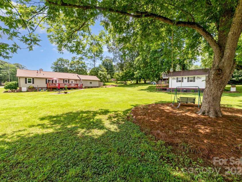 2401 Hoffman Street, Gastonia, NC 28054.  MLS# CAR4260164, YatesRealty ID 16330. 