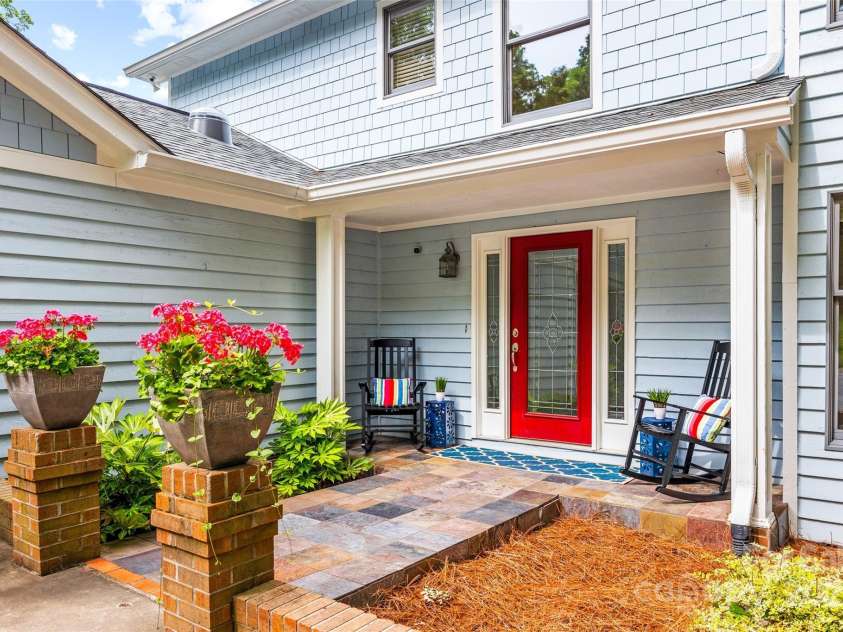 18028 Broken Woods Road, Charlotte, NC 28278.  MLS# CAR4255831, YatesRealty ID 16331. 