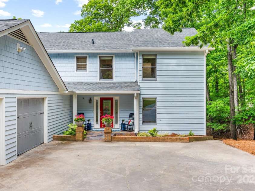 18028 Broken Woods Road, Charlotte, NC 28278.  MLS# CAR4255831, YatesRealty ID 16331. 