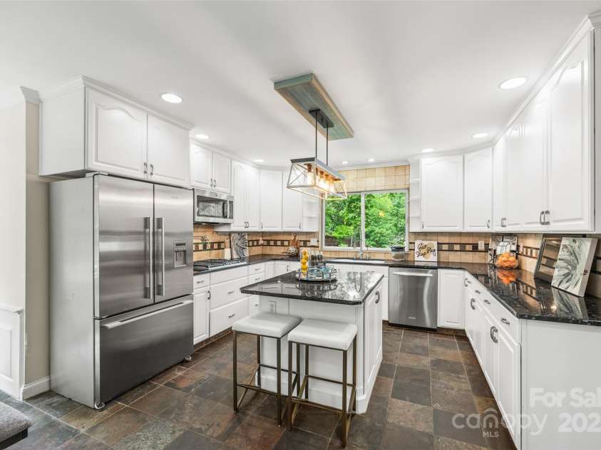 18028 Broken Woods Road, Charlotte, NC 28278.  MLS# CAR4255831, YatesRealty ID 16331. 