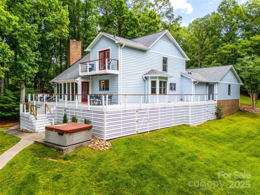18028 Broken Woods Road, Charlotte, NC 28278.  MLS# CAR4255831, YatesRealty ID 16331. 