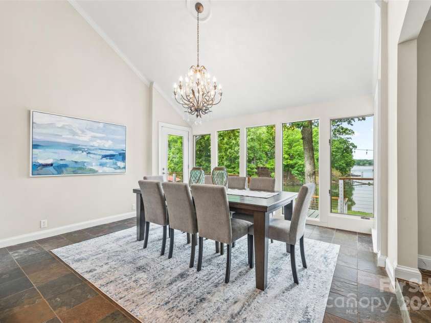 18028 Broken Woods Road, Charlotte, NC 28278.  MLS# CAR4255831, YatesRealty ID 16331. Dinning room