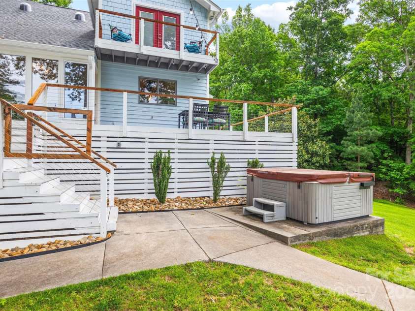 18028 Broken Woods Road, Charlotte, NC 28278.  MLS# CAR4255831, YatesRealty ID 16331. Hot tub conveys