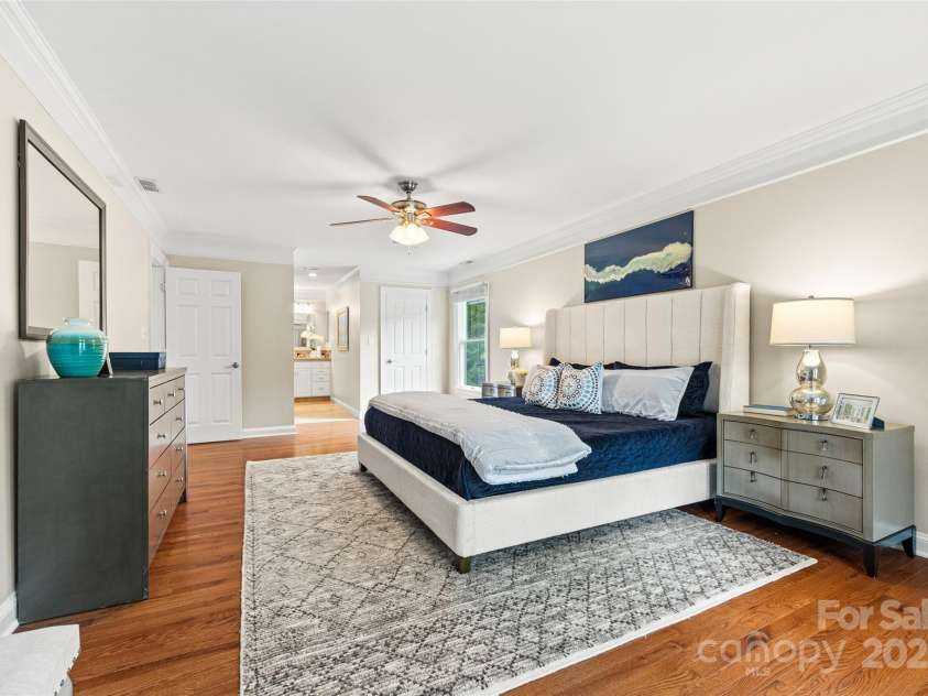 18028 Broken Woods Road, Charlotte, NC 28278.  MLS# CAR4255831, YatesRealty ID 16331. Large room